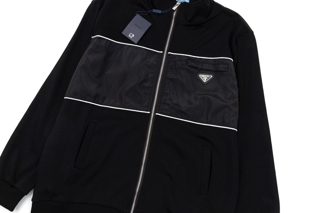 【PRADA  公式旗艦店】プラダ  ジャケット着 好評に付き再入荷 240826