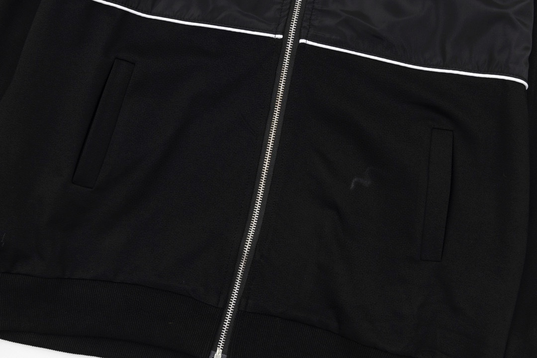 【PRADA  公式旗艦店】プラダ  ジャケット着 好評に付き再入荷 240826