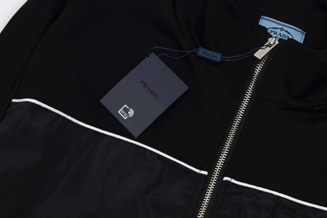 【PRADA  公式旗艦店】プラダ  ジャケット着 好評に付き再入荷 240826