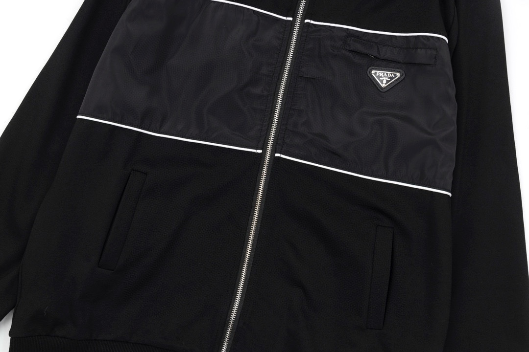 【PRADA  公式旗艦店】プラダ  ジャケット着 好評に付き再入荷 240826