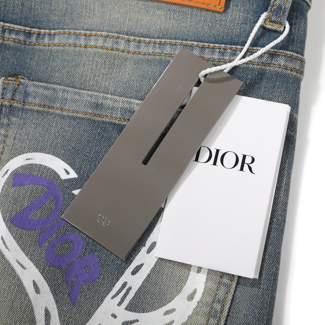 【PRADA  公式旗艦店】プラダ  ジーパン  ご好評に付き再入荷  240831