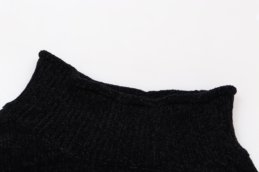 【DIOR  公式旗艦店】ディオール  セーター好評に付き再入荷！ 241031