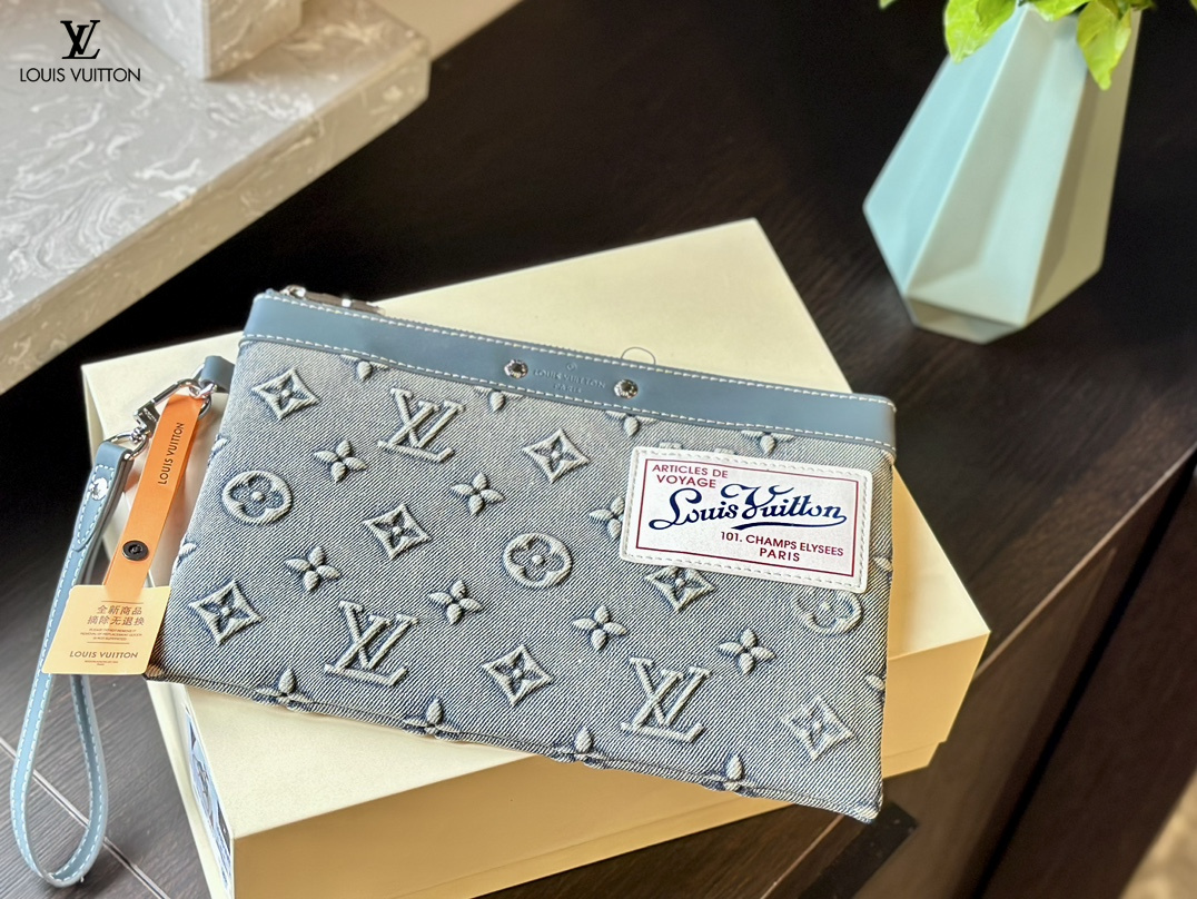 【LOUIS VUITTON  公式 旗艦店】 ルイヴィトン   クラッチバッグ 当日出荷 好評に付き再入荷！27*18CM