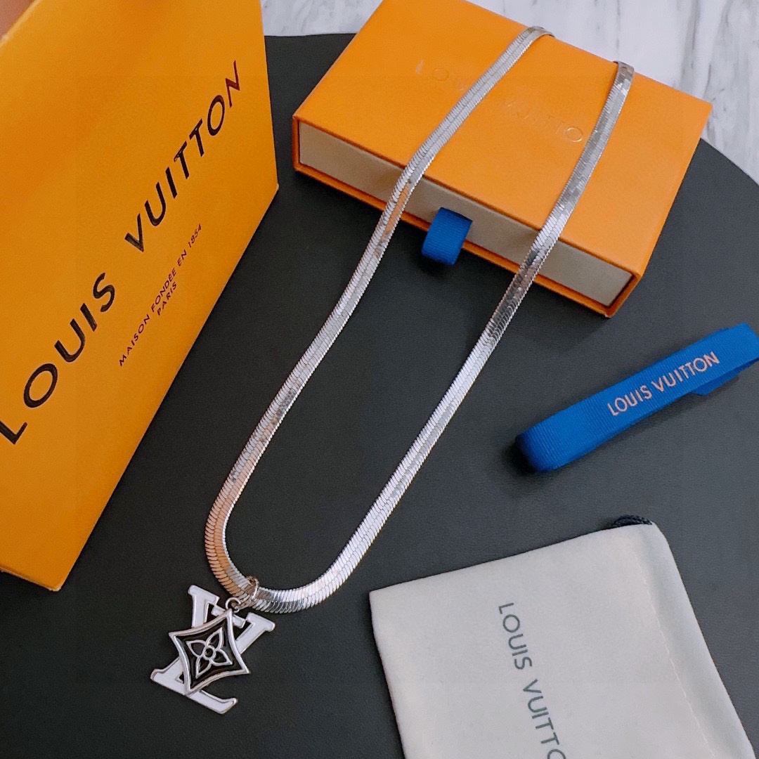 【LOUIS VUITTON】ネックレス、新しいネックレス万能シンプルファッションオーナメント 240813