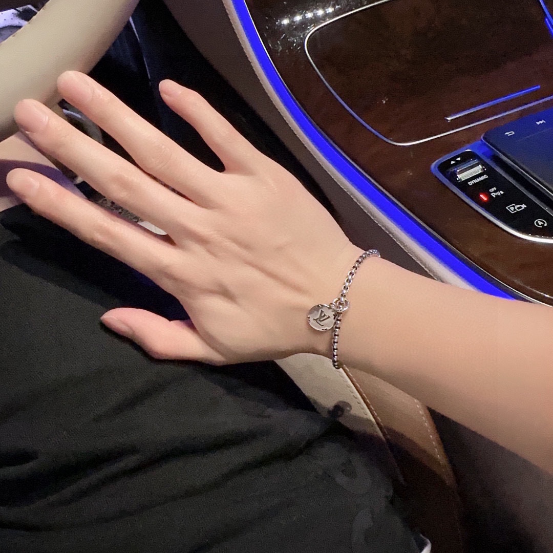 【LOUIS VUITTON】ブレスレット、ファッションシンプルなスタイル240813