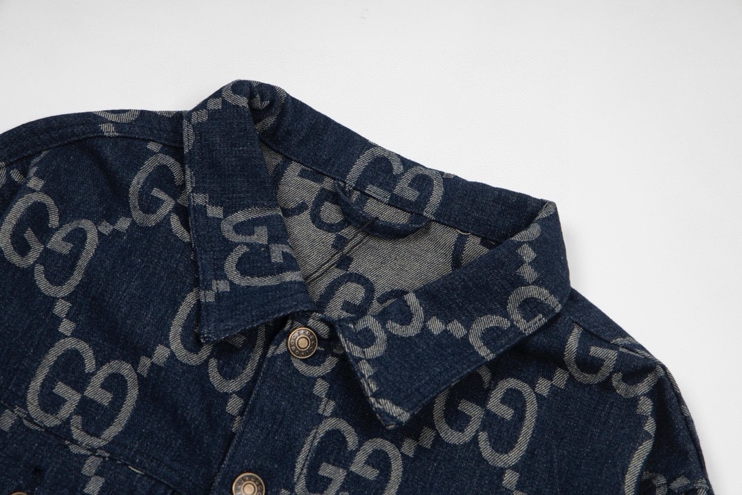 【GUCCI 公式旗艦店】グッチ  ジャケット着 好評に付き再入荷 240828