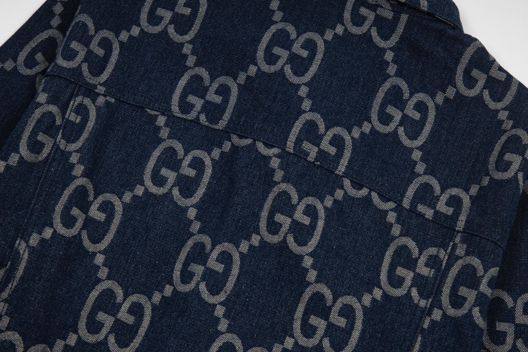 【GUCCI 公式旗艦店】グッチ  ジャケット着 好評に付き再入荷 240828