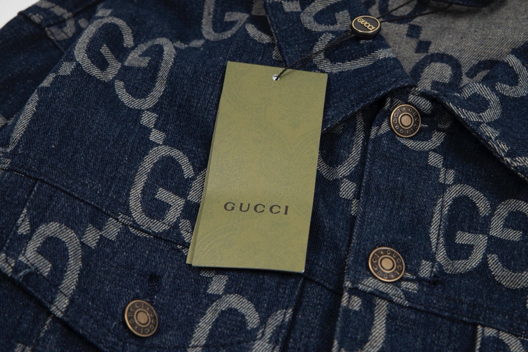 【GUCCI 公式旗艦店】グッチ  ジャケット着 好評に付き再入荷 240828