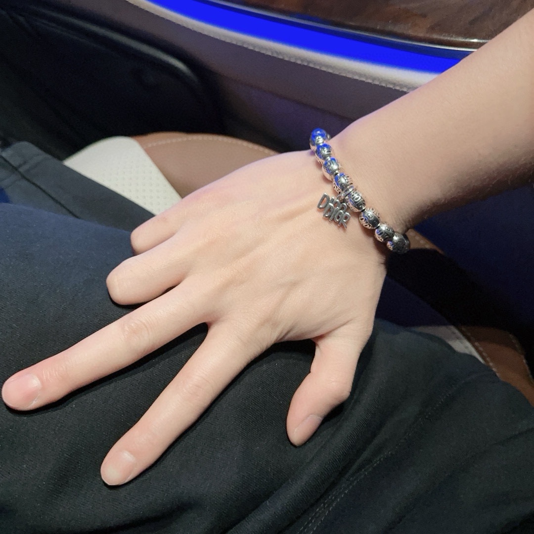 【DIOR】ブレスレット、ファッションシンプルなスタイル 240812