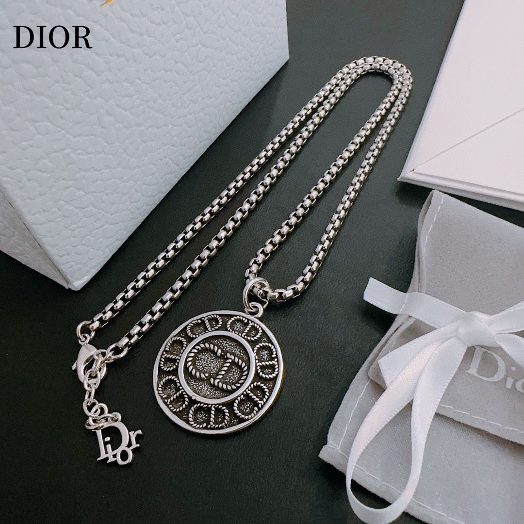 【DIOR】ネックレス、新しいネックレス万能シンプルファッションオーナメント240812