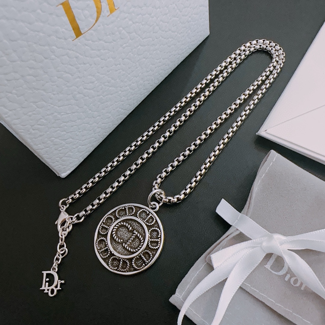【DIOR】ネックレス、新しいネックレス万能シンプルファッションオーナメント240812