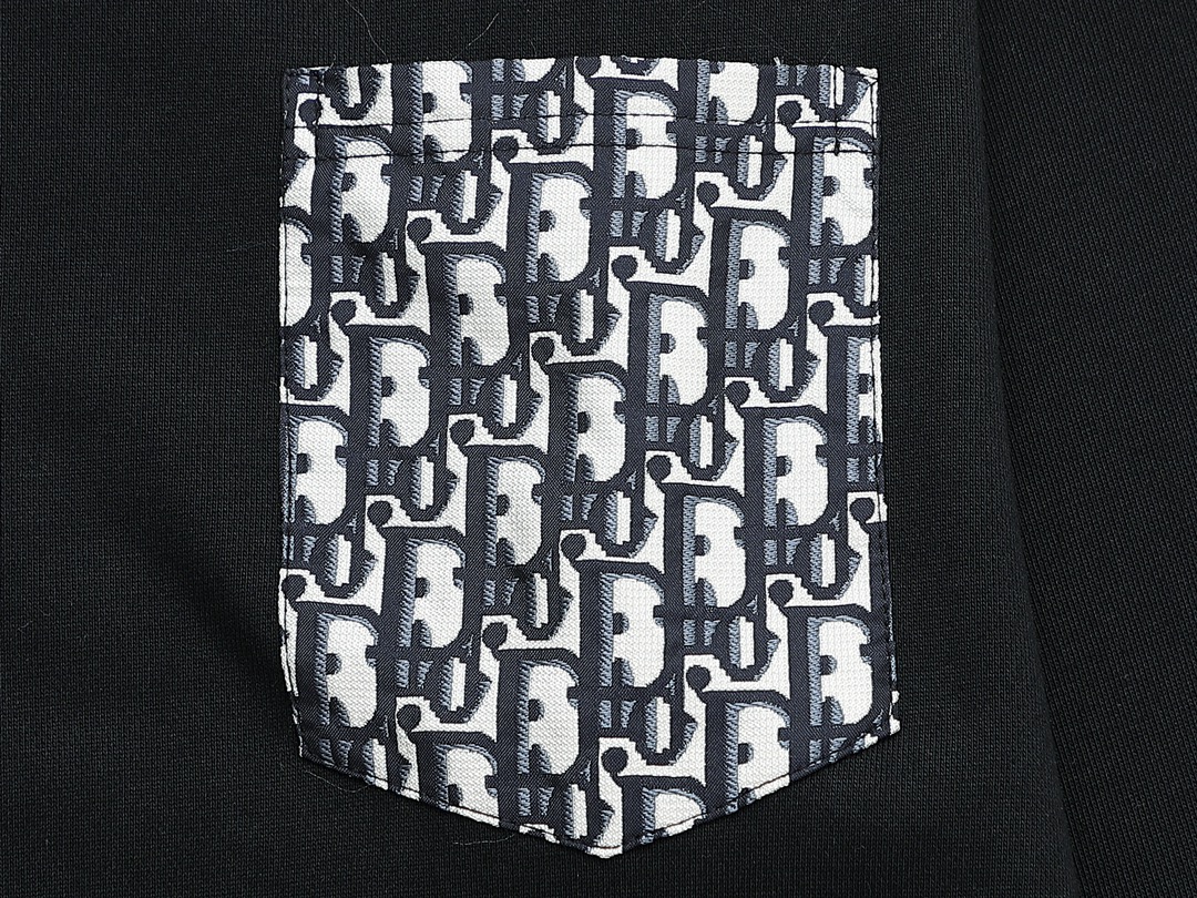 【DIOR  公式旗艦店】ディオール  丸首の衛衣 ご好評に付き再入荷 240809