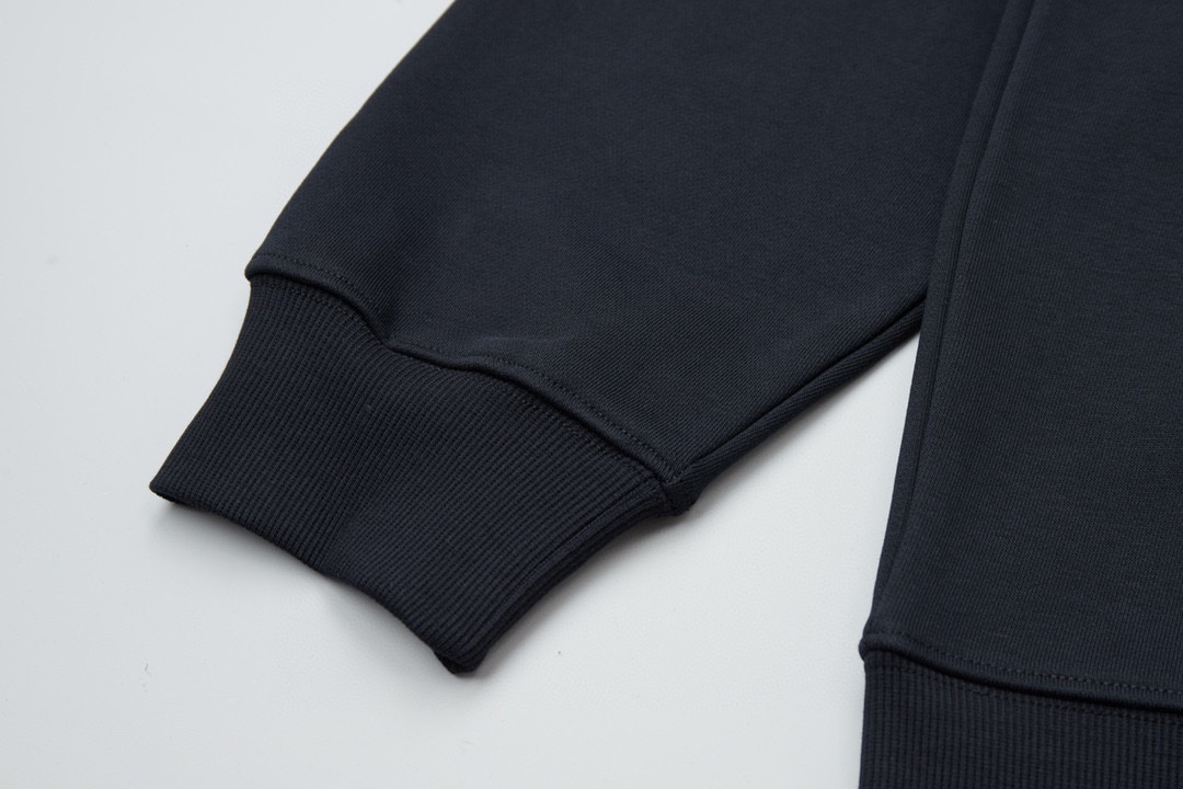 【LOUIS VUITTON  公式旗艦店】ルイヴィトン 丸首の衛衣 スウェット ご好評に付き再入荷  240902