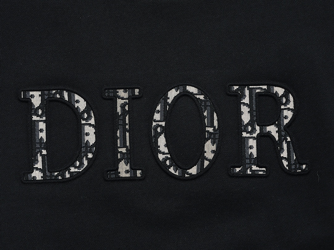 【DIOR  公式旗艦店】ディオール  丸首の衛衣 ご好評に付き再入荷 240809