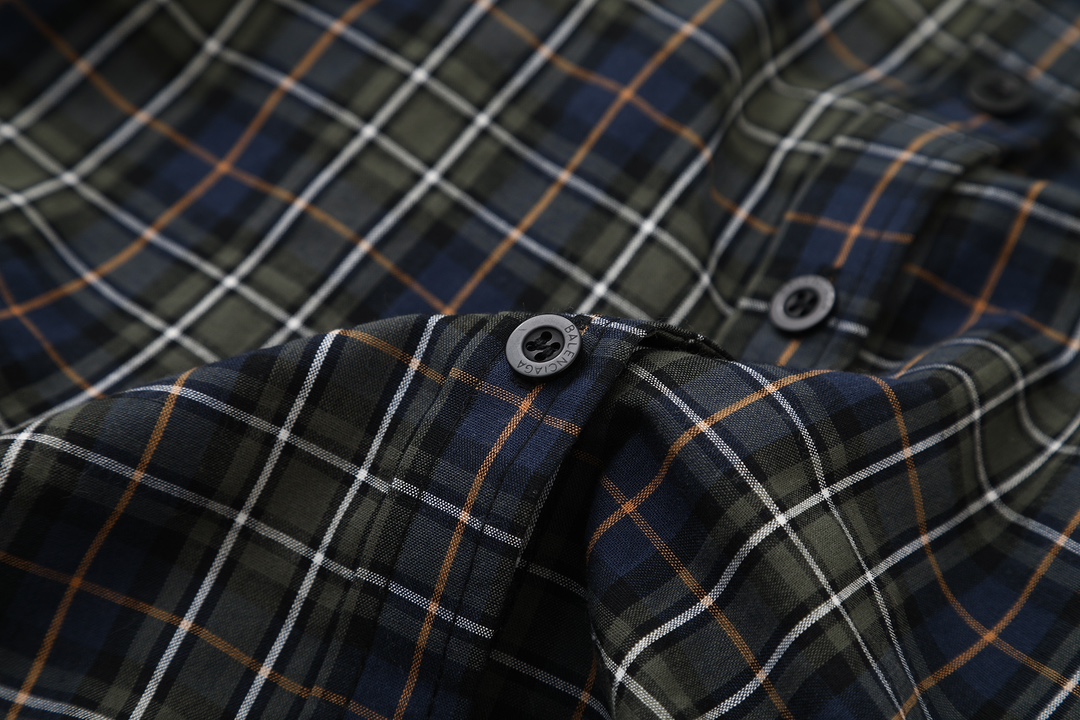 【BALENCIAGA 公式旗艦店】バレンシアガ  シャツ ご好評に付き再入荷 240802