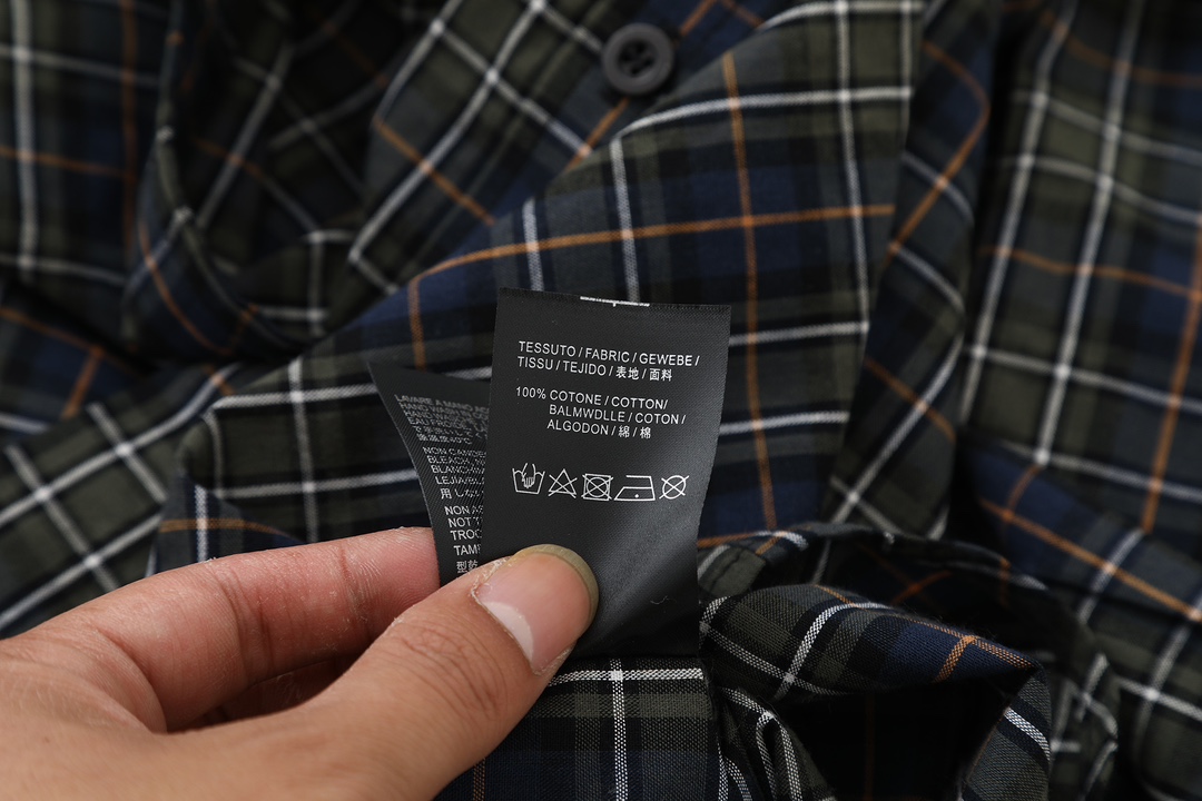 【BALENCIAGA 公式旗艦店】バレンシアガ  シャツ ご好評に付き再入荷 240802