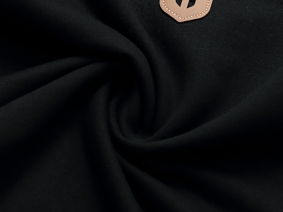 【PRADA 公式旗艦店】プラダ  丸首の衛衣 スウェットご好評に付き再入荷 240809