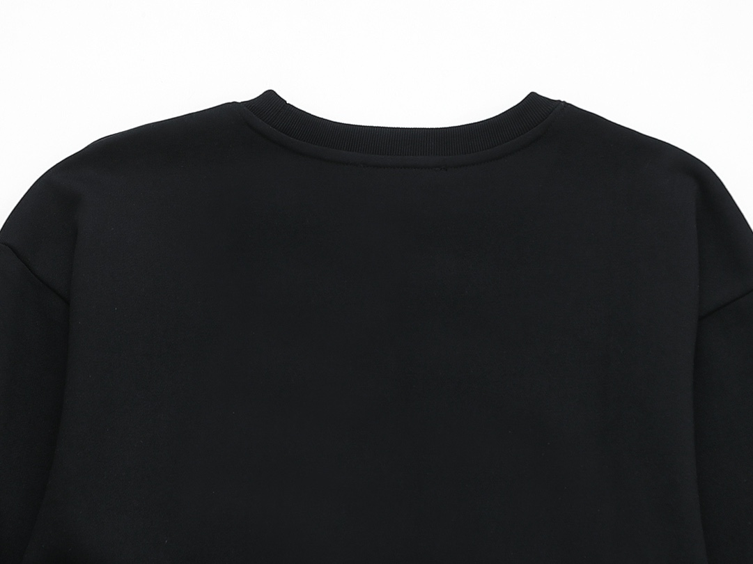 【PRADA 公式旗艦店】プラダ  丸首の衛衣 スウェットご好評に付き再入荷 240809