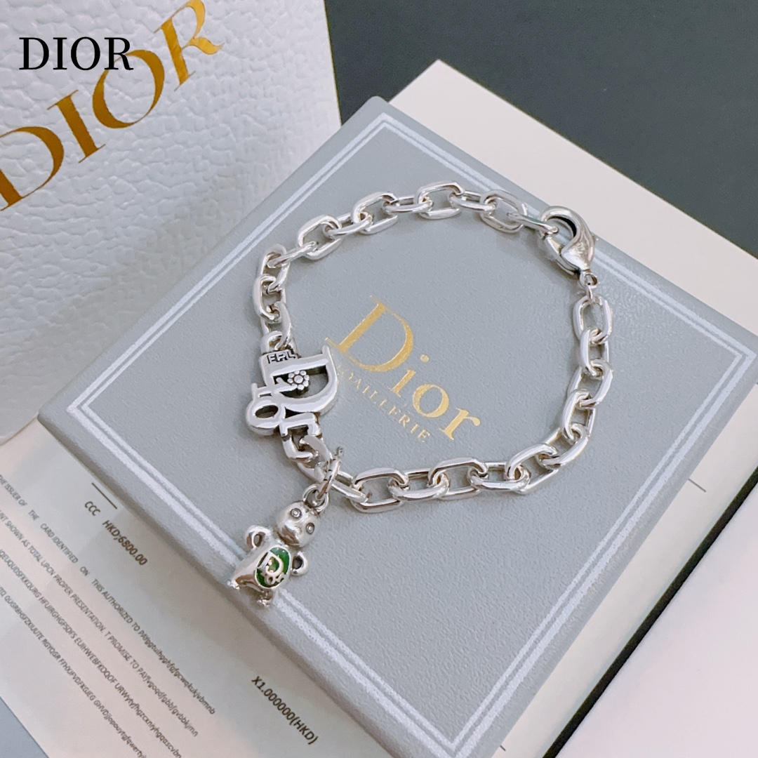 【DIOR】ブレスレット、ファッションシンプルなスタイル 240812