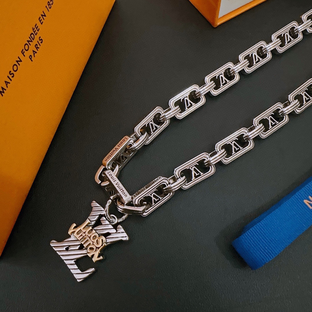 【LOUIS VUITTON】ネックレス、新しいネックレス万能シンプルファッションオーナメント 240813