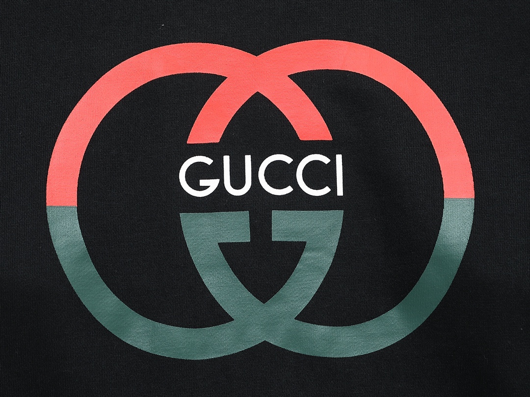 【GUCCI  公式旗艦店】グッチ 丸首の衛衣 スウェットご好評に付き再入荷 240811