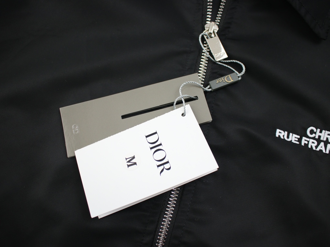 【DIOR  公式旗艦店】ディオール   ジャケット着 好評に付き再入荷！ 240923