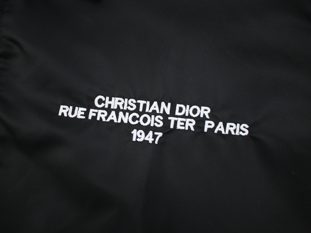 【DIOR  公式旗艦店】ディオール   ジャケット着 好評に付き再入荷！ 240923