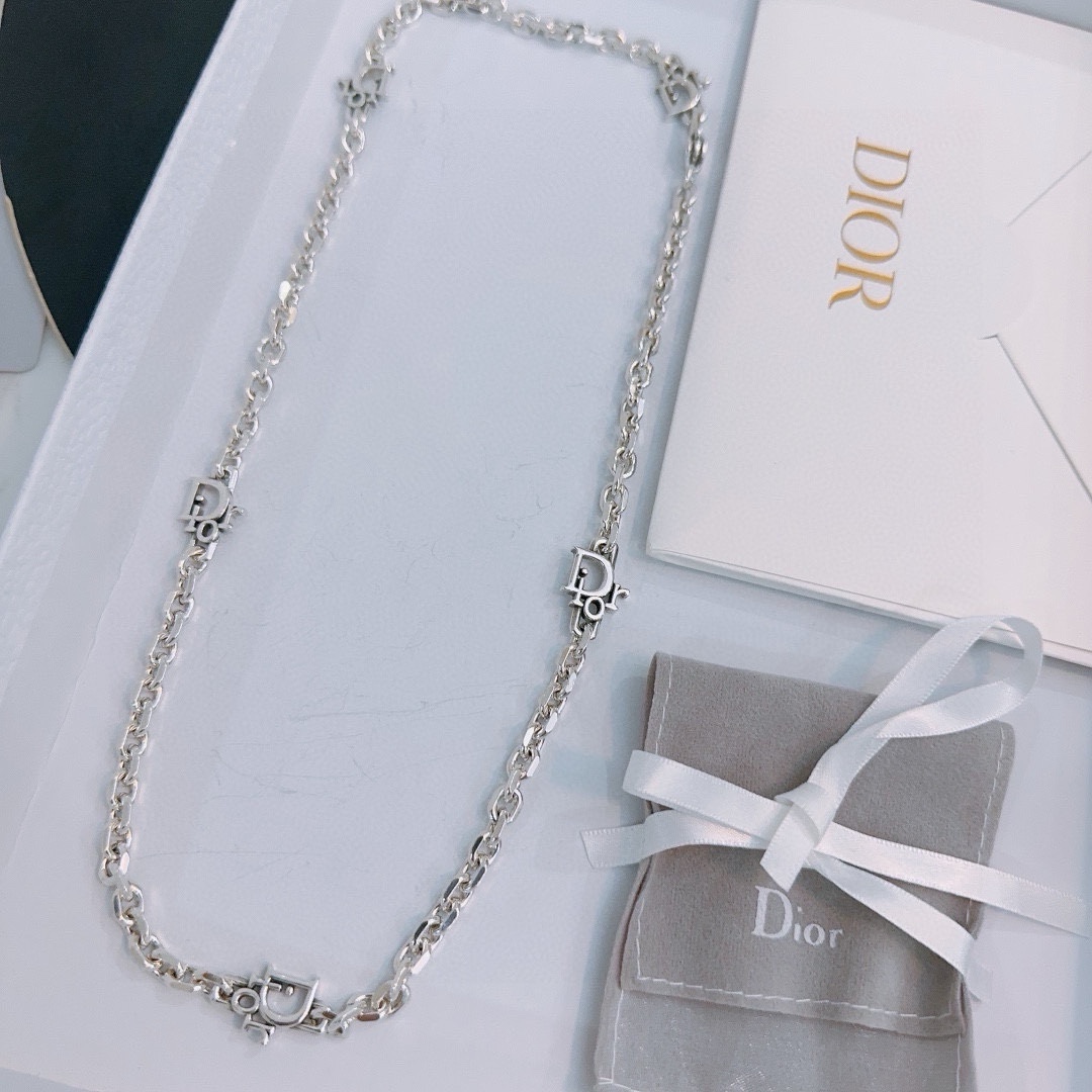【DIOR】ネックレス、新しいネックレス万能シンプルファッションオーナメント240812