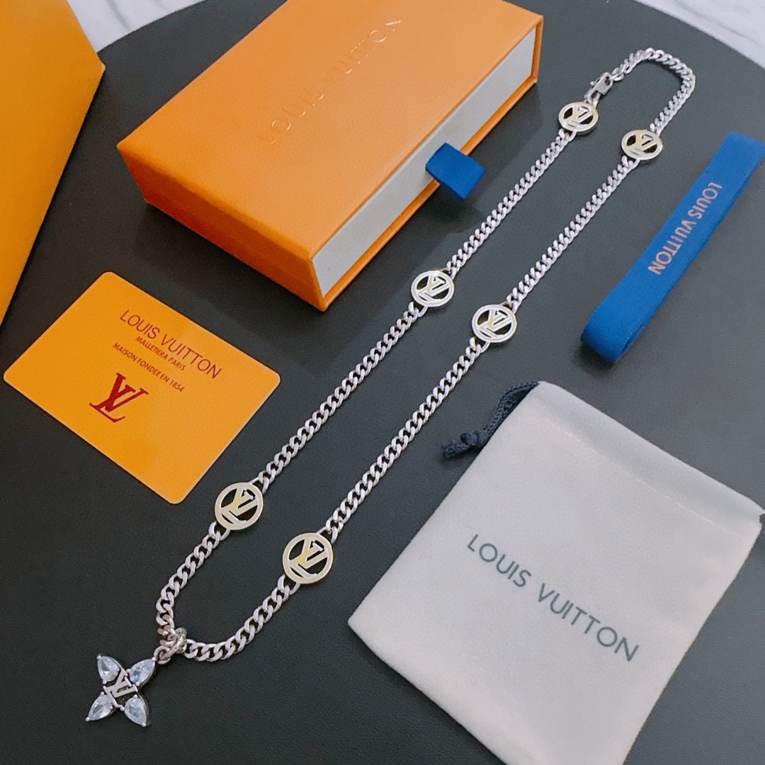 【LOUIS VUITTON】ネックレス、新しいネックレス万能シンプルファッションオーナメント 240813
