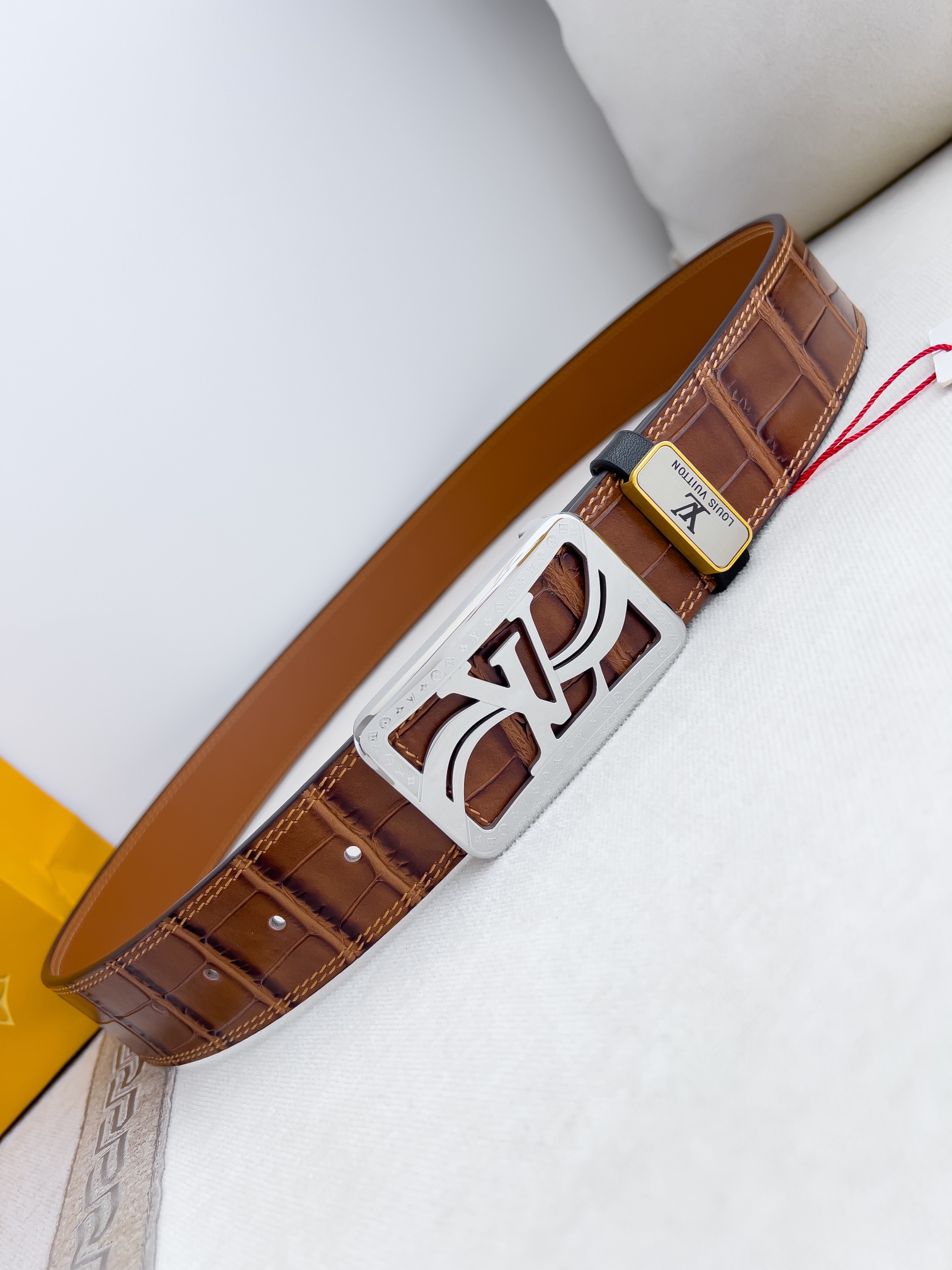 LV【LOUIS VUITTON】(ルイヴィトン) 3.8cmベルト メンズ  240903