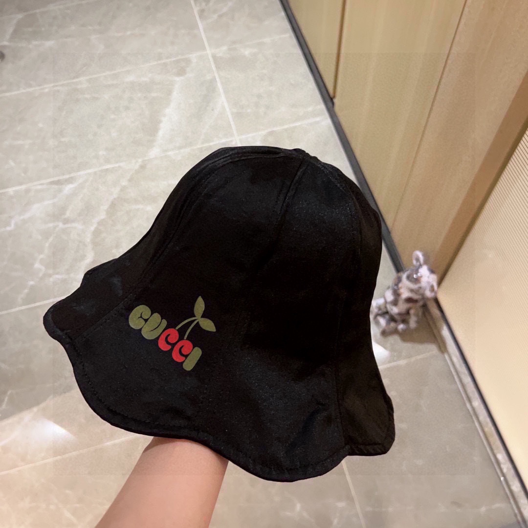 GUCCI(グッチ)フィッシャーマンズハット 240904