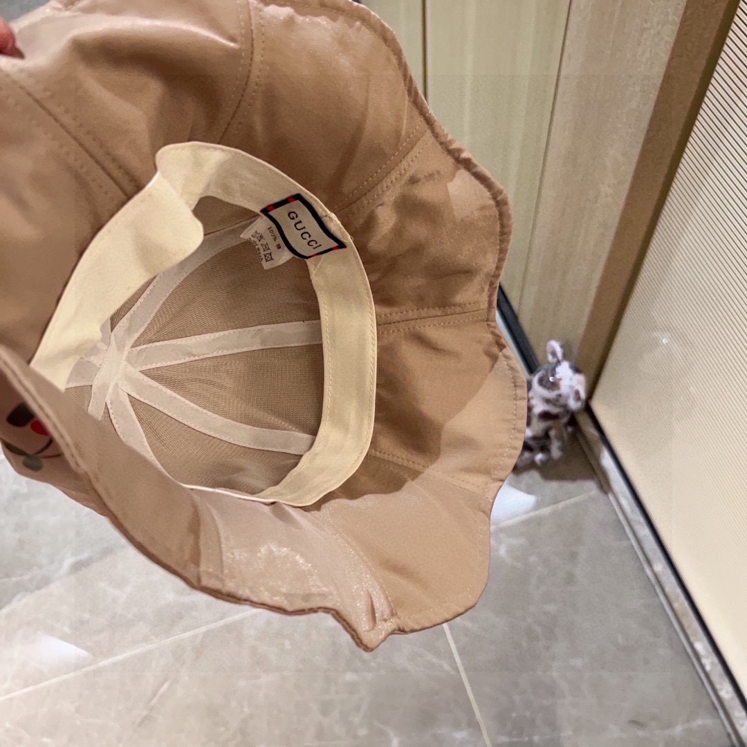 GUCCI(グッチ)フィッシャーマンズハット 240904