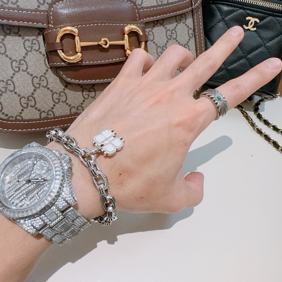 【BALENCIAGA】ブレスレット、ファッションシンプルなスタイル  240814