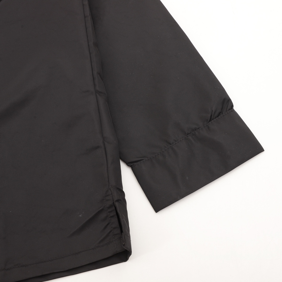 【PRADA  公式旗艦店】プラダ  ジャケット着 好評に付き再入荷！241111