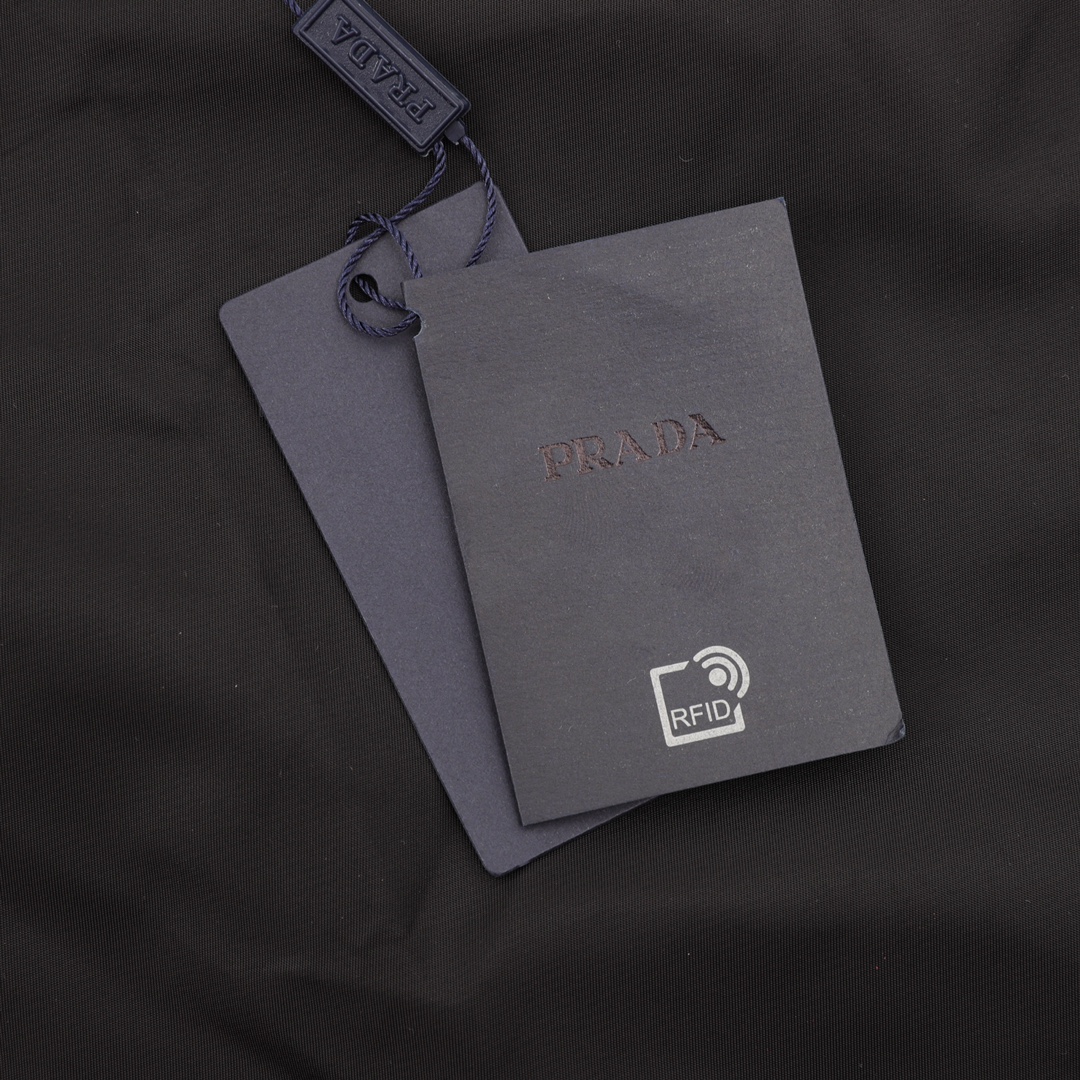 【PRADA  公式旗艦店】プラダ  ジャケット着 好評に付き再入荷！241111