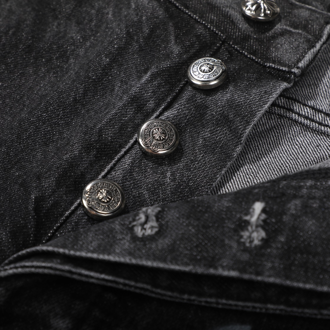 【CHROME HEARTS  公式旗艦店】クロムハーツ ジーパン  ご好評に付き再入荷  240831