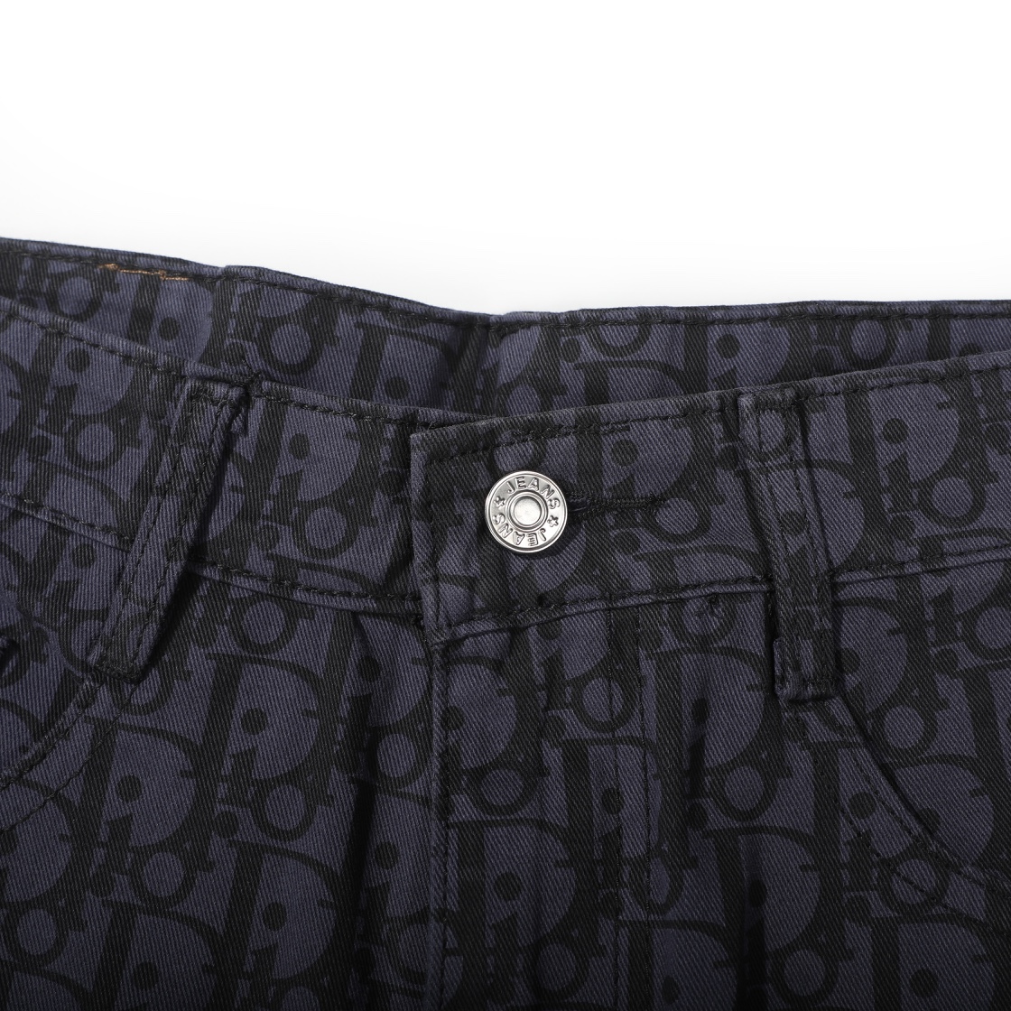 【DIOR 公式旗艦店】ディオール  ジーパン  ご好評に付き再入荷  240831