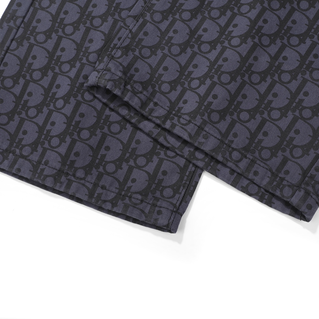 【DIOR 公式旗艦店】ディオール  ジーパン  ご好評に付き再入荷  240831