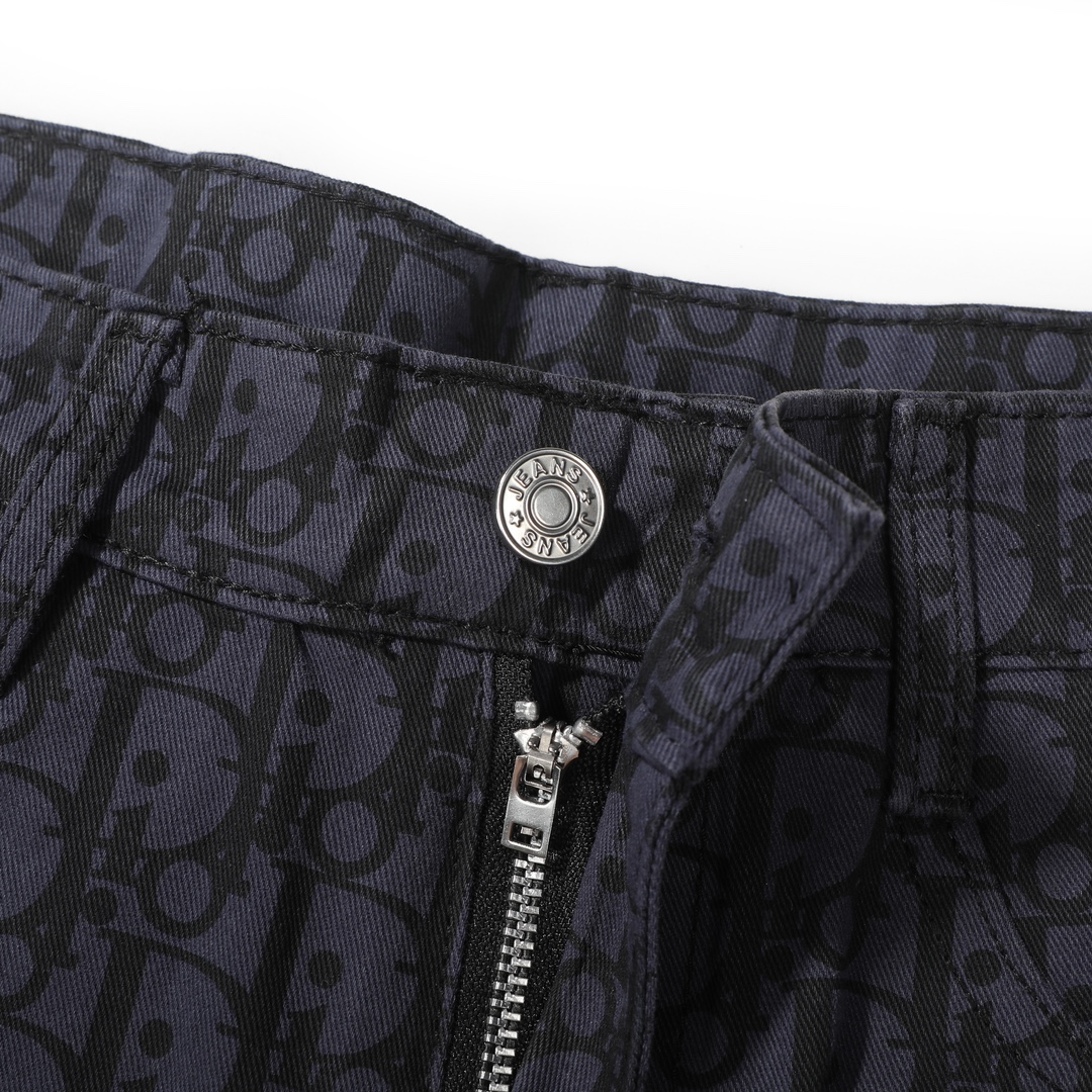 【DIOR 公式旗艦店】ディオール  ジーパン  ご好評に付き再入荷  240831