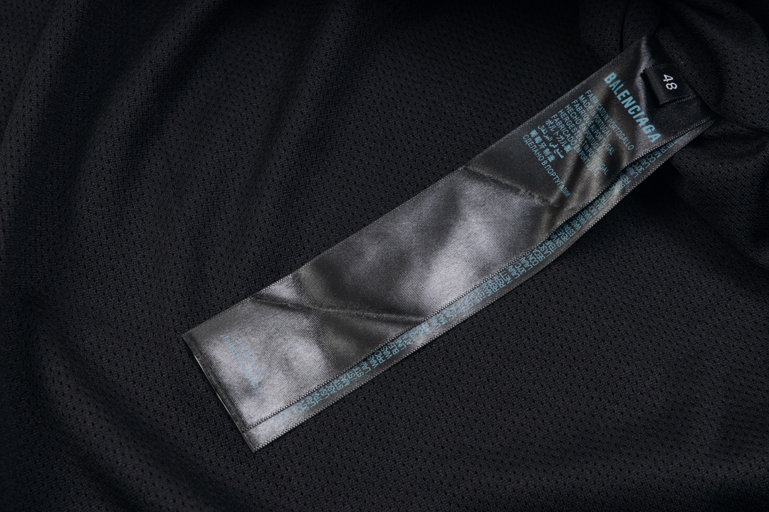 【BALENCIAGA 公式旗艦店】 バレンシアガ  ジャケット着 好評に付き再入荷 240827