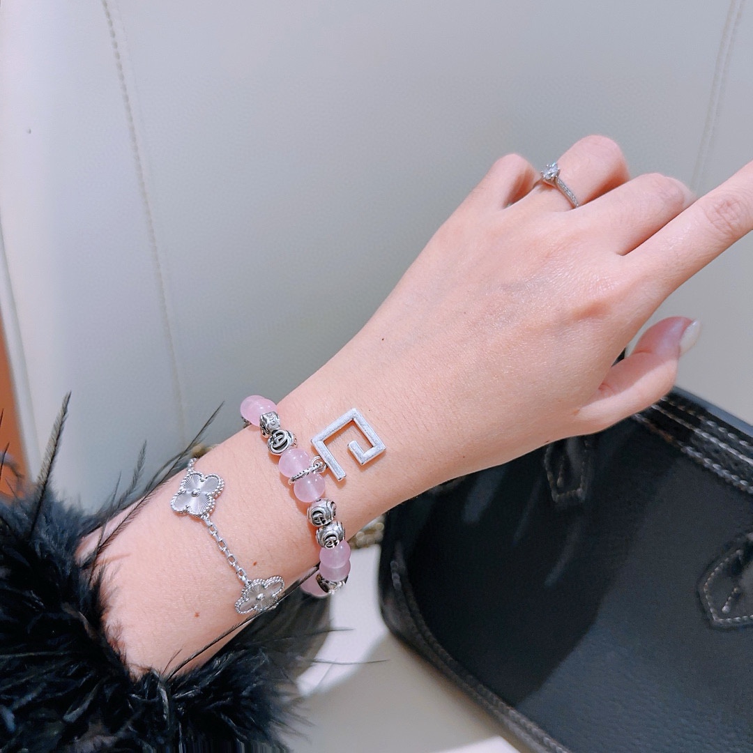 【GUCCI】ブレスレット、ファッションシンプルなスタイル 240815