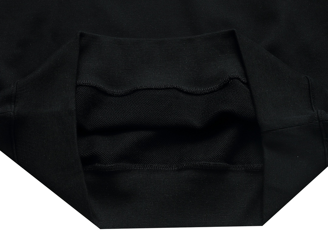 【LOUIS VUITTON  公式旗艦店】ルイヴィトン 丸首の衛衣 スウェット ご好評に付き再入荷 240811