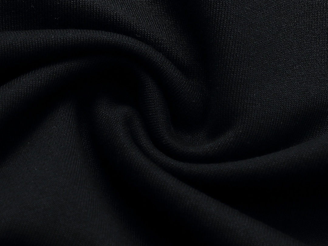 【DIOR  公式旗艦店】ディオール  丸首の衛衣 ご好評に付き再入荷 240817