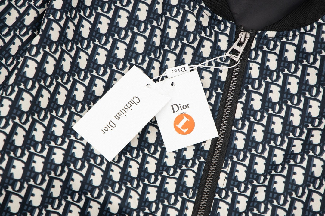 【DIOR  公式旗艦店】 ディオール  ジャケット着 好評に付き再入荷 240827