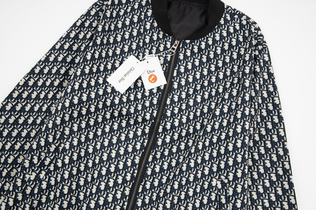 【DIOR  公式旗艦店】 ディオール  ジャケット着 好評に付き再入荷 240827