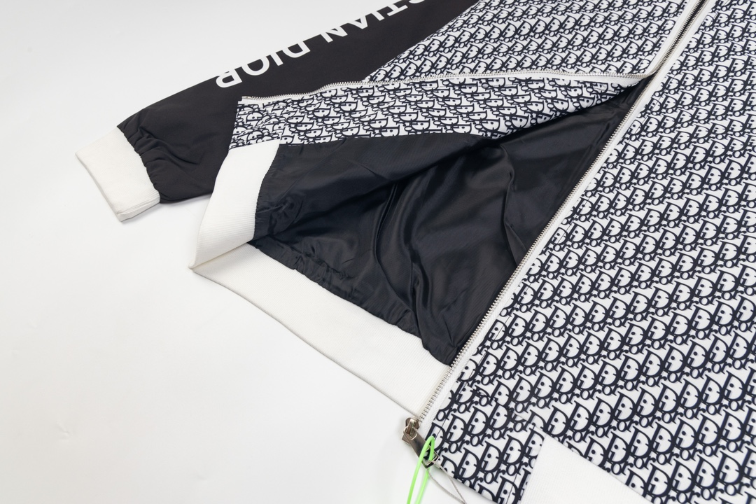 【DIOR  公式旗艦店】ディオール   ジャケット着 好評に付き再入荷！ 240920