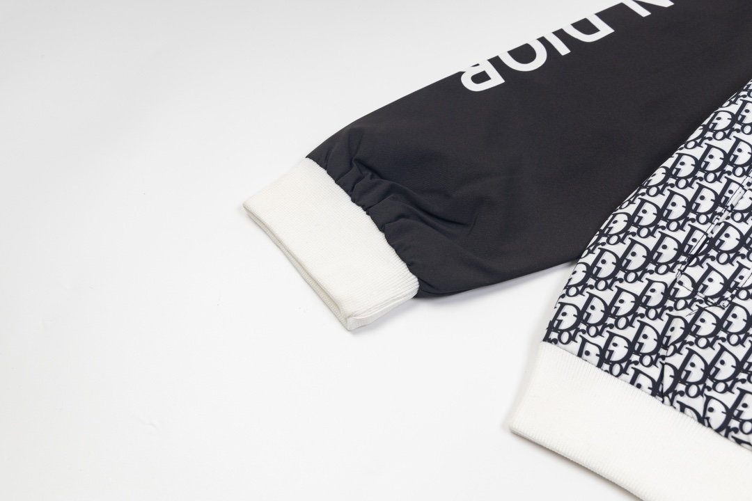 【DIOR  公式旗艦店】ディオール   ジャケット着 好評に付き再入荷！ 240920