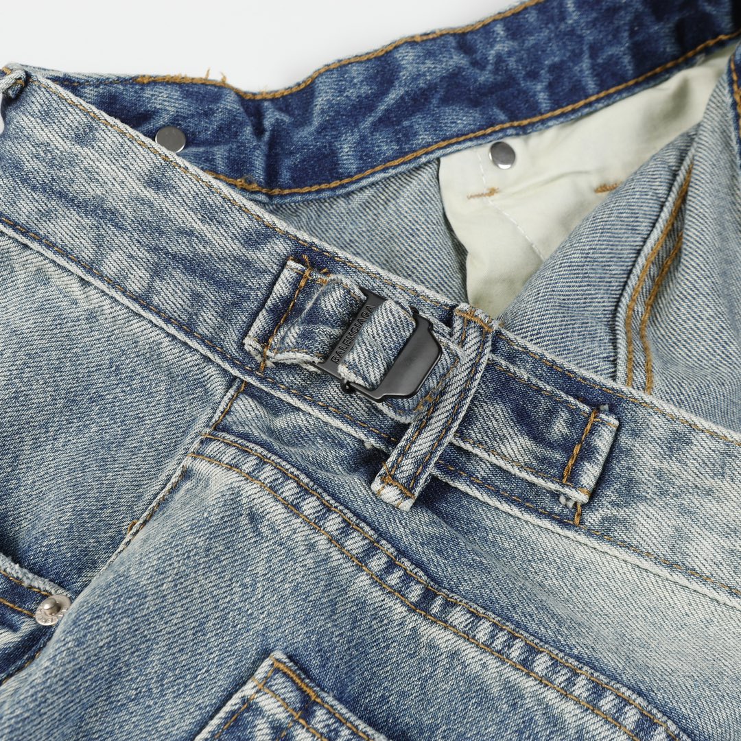 【BALENCIAGA 公式旗艦店】バレンシアガ  ジーパン  ご好評に付き再入荷  240830