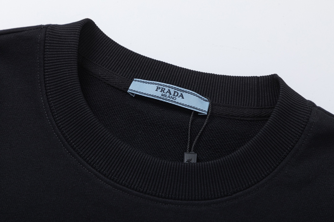 【PRADA 公式旗艦店】プラダ  丸首の衛衣 スウェットご好評に付き再入荷 240809