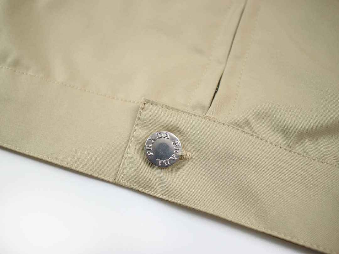 【PRADA  公式旗艦店】プラダ シャツ ご好評に付き再入荷  241119